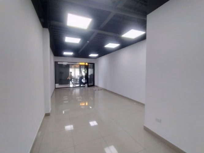 Esoacio comercial en alquiler - Imagen 2