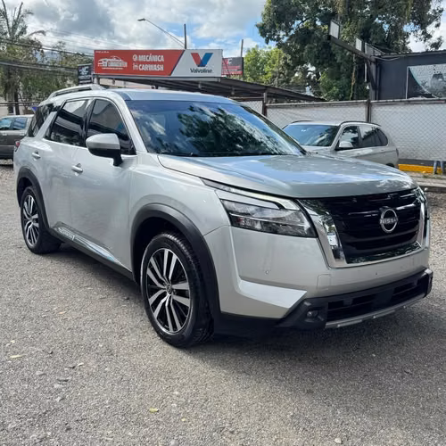 NISSAN PATHFINDER 2023
