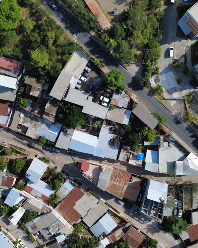  ¡Se vende terreno frente a UNITEC, Colonia Los Pinos!  - Imagen 4