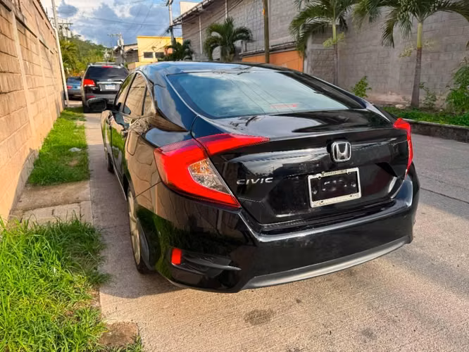 *Honda Civic 2017 LX - Imagen 4