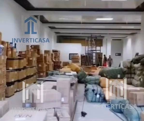 SE VENDE AMPLIO EDIFICIO COMERCIAL EN BARRIO MEDINA - Imagen 4