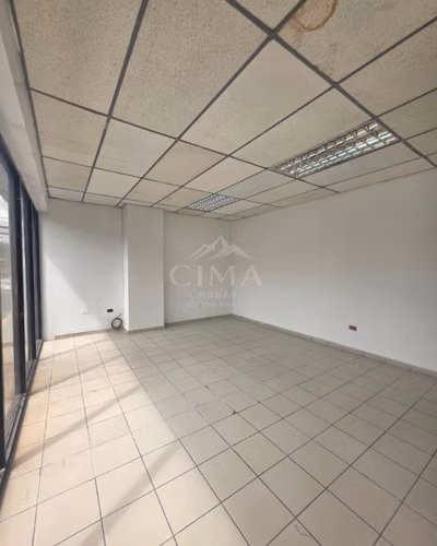  ¡Se alquila local comercial en Boulevard Morazán!  - Imagen 3