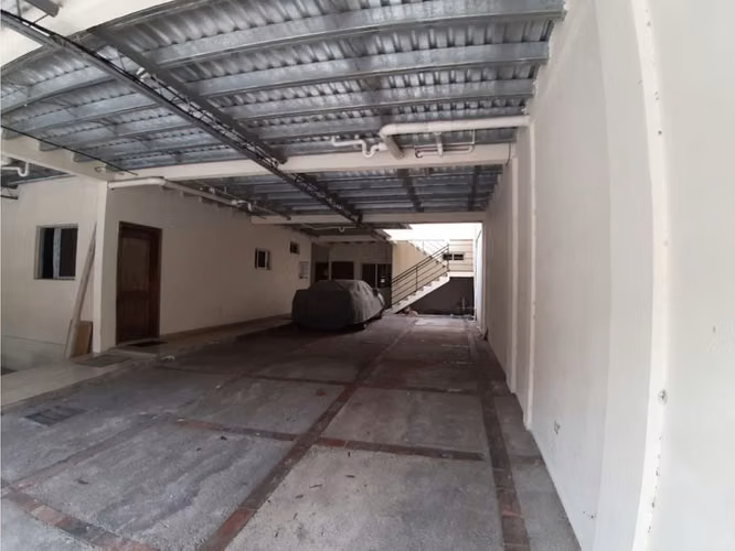 Res.Las Hadas  Cerca  A La Universidad Catolica,Circuito cerrado,1 Hab - Imagen 4