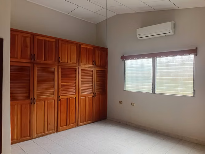 Hermosa casa de un nivel en venta - Imagen 5