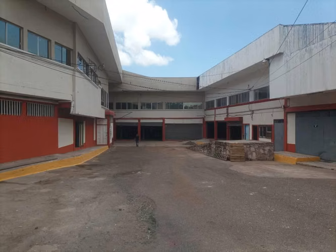 Rento para oficinas y bodegas