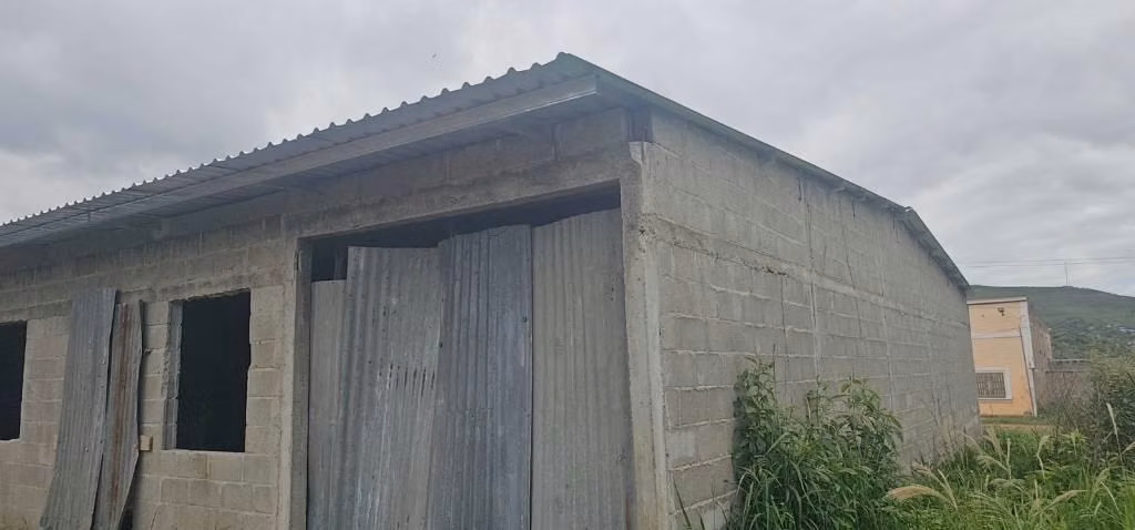 Venta de casa y un  solar más justo al lado de casa - Imagen 4