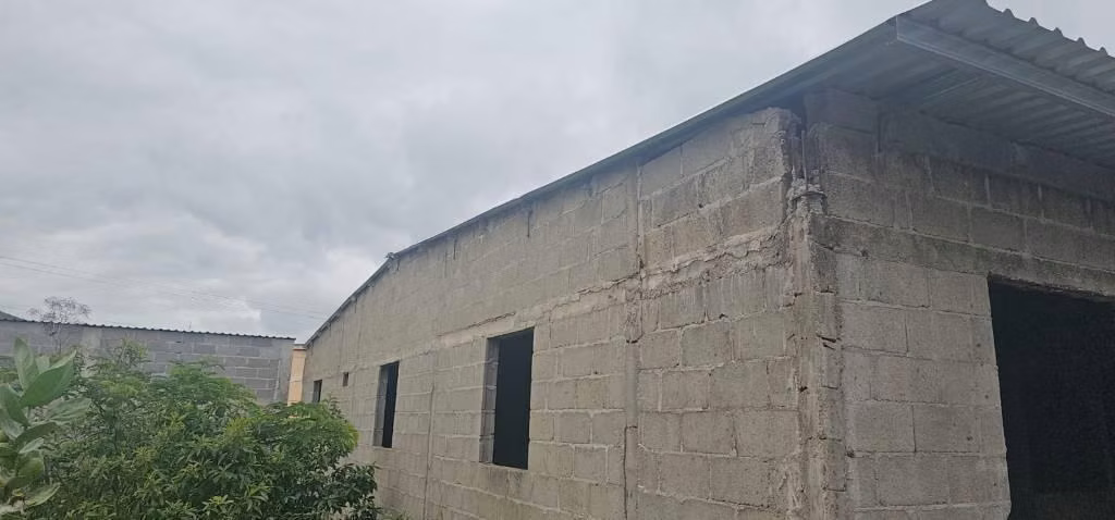 Venta de casa y un  solar más justo al lado de casa - Imagen 2