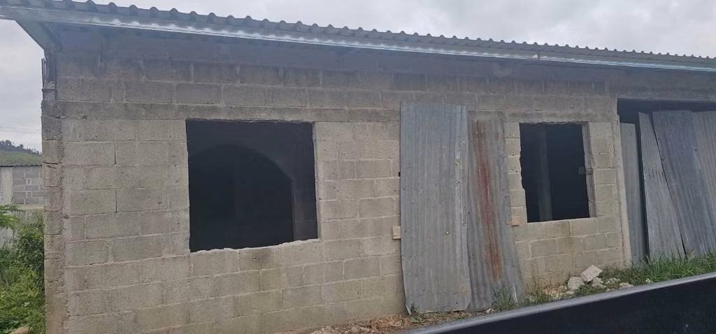 Venta de casa y un  solar más justo al lado de casa