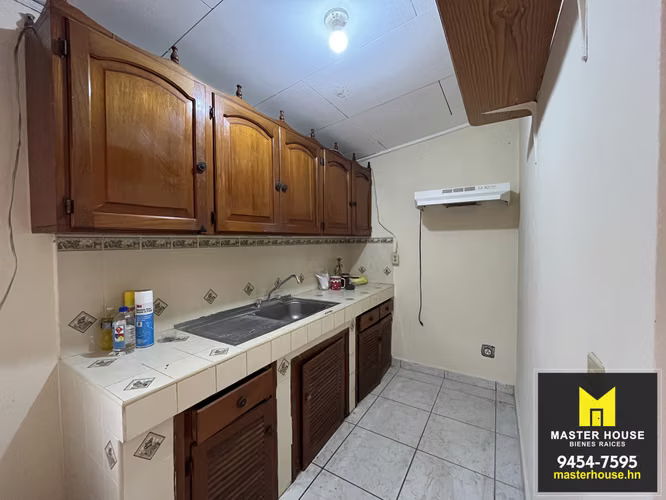 VENTA DE CASA PEATONAL EN RESIDENCIAL PLAZA - Imagen 4