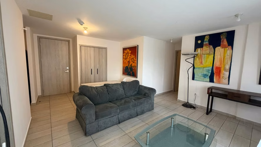 Se Vende Apto. Amueblado Torre Acasias
