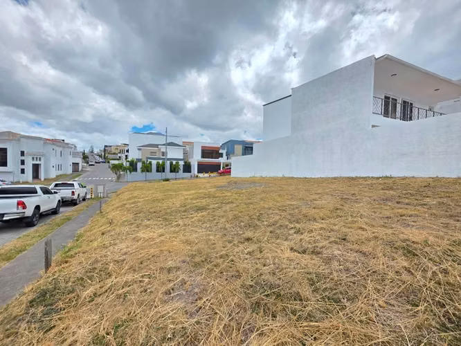 Venta de terreno en Residencial el Sauce