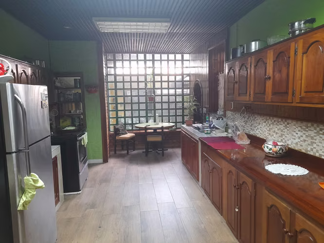 Se Vende Amplia Casa Bo. La Fuente
