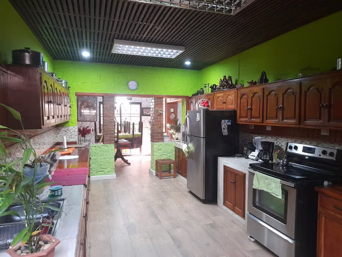 Se Vende Amplia Casa Bo. La Fuente