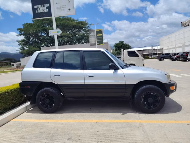 RAV 4 AñO 99