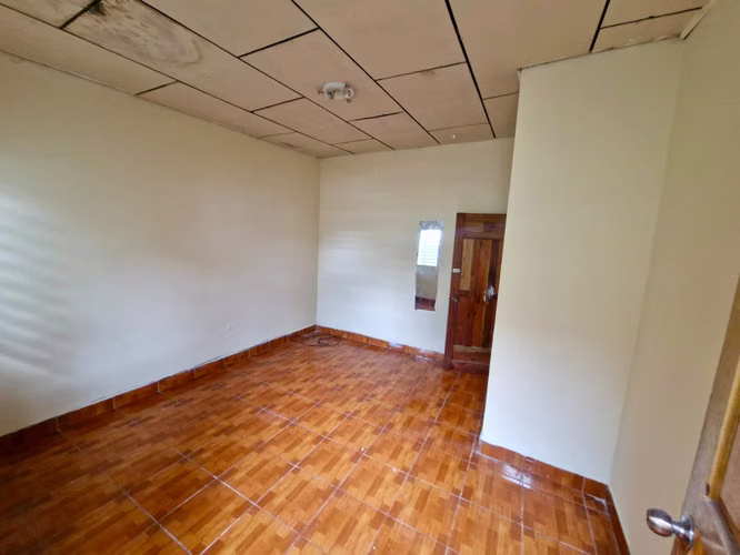 Casa de 2 Niveles | 5 Habitaciones | Col. El Pedregal | L. 1.6M - Imagen 4