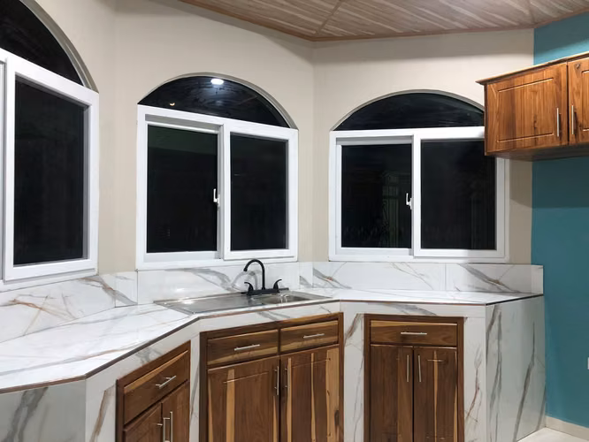  ¡HERMOSA CASA EN VENTA – MIGUEL CALVO 3.ª ETAPA, VILLANUEVA! - Imagen 3