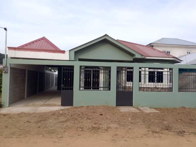  ¡HERMOSA CASA EN VENTA – MIGUEL CALVO 3.ª ETAPA, VILLANUEVA! - Imagen 2