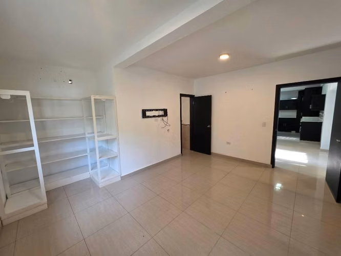 Venta de casa en Santa Lucía - Imagen 3