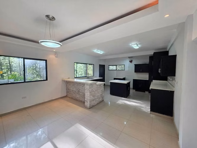 Venta de casa en Santa Lucía - Imagen 1