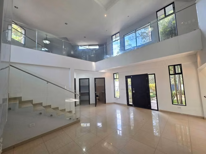 Venta de casa en Santa Lucía - Imagen 2