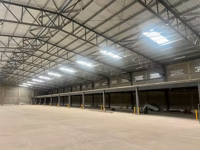 Nueva y amplia bodega en renta - Choloma, Cortes