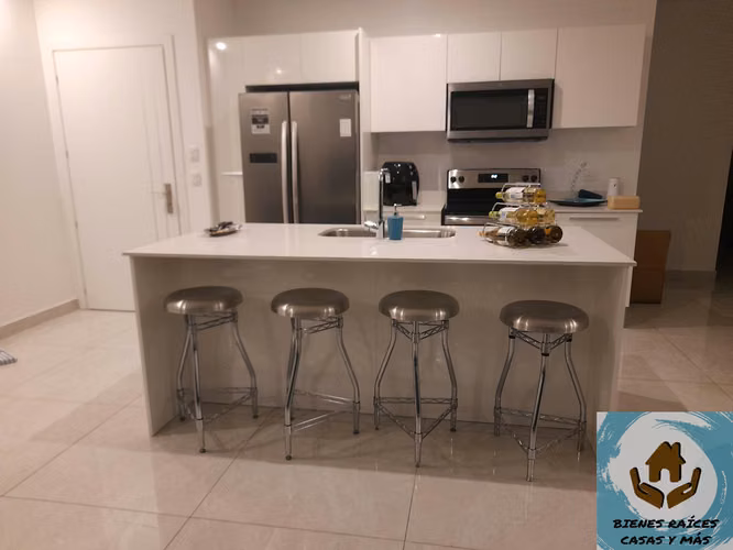 VENDO Y ALQUILO APARTAMENTO AMUEBLADO A POCOS METROS DEL CENTRO CÍVICO GUBERNAMENTAL - Imagen 3
