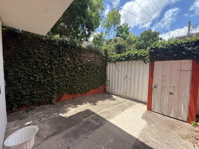 Bonita casa en alquiler, Colonia Bernardo Dazzi - Tegucigalpa