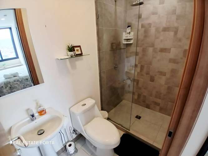 Venta de Hermoso Apartamento Sin Amueblar, en la Torre Cipreses de San Ignacio, en Tegucigalpa.
