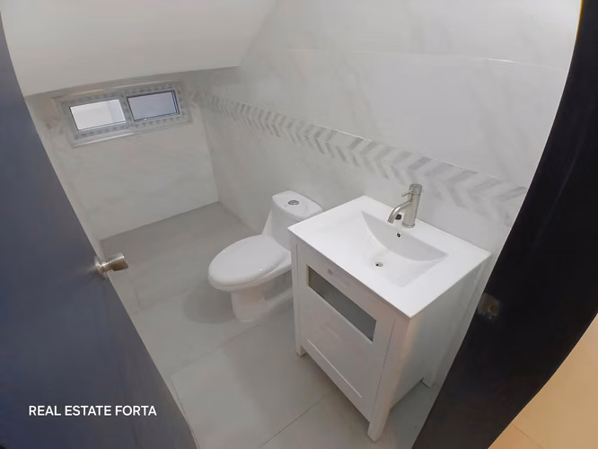 Venta de Hermosa Casa Totalmente Nueva, ubicada en la Residencial Santa Cruz, en Tegucigalpa. - Imagen 7