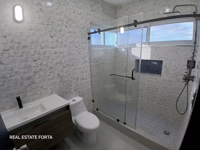 Venta de Hermosa Casa Totalmente Nueva, ubicada en la Residencial Santa Cruz, en Tegucigalpa. - Imagen 12