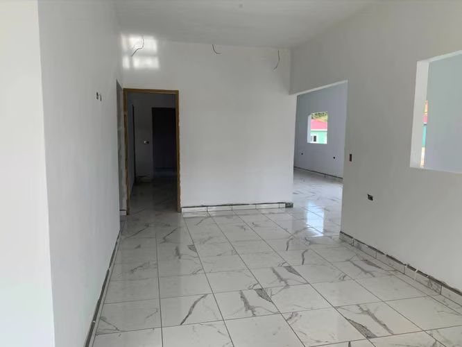  ¡CASA DE ESQUINA EN VENTA EN BOSQUES DE JUCUTUMA III – SAN PEDRO SULA! - Imagen 4