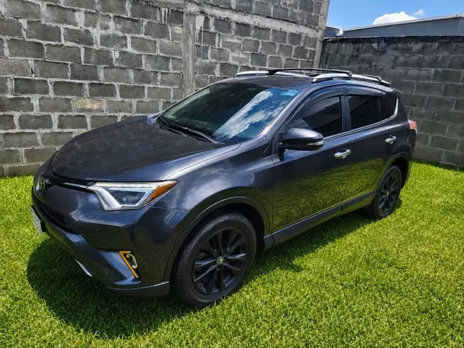 Toyota Rav4 título limpio
