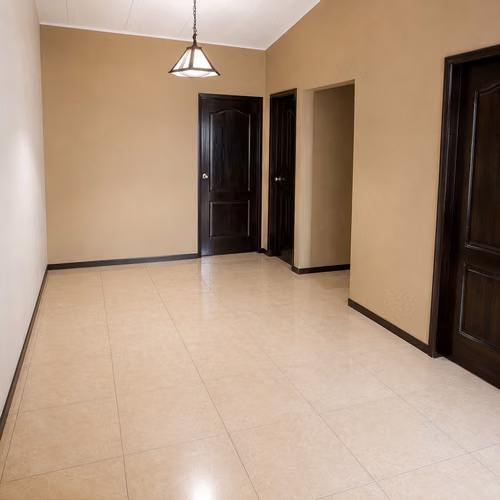 En venta casa peatonal en Residencial Plaza - Imagen 5