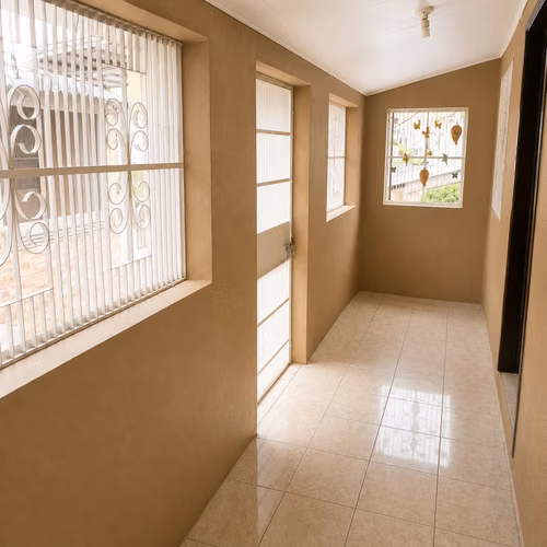 En venta casa peatonal en Residencial Plaza - Imagen 4