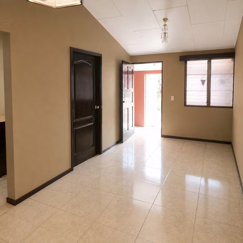 En venta casa peatonal en Residencial Plaza - Imagen 6