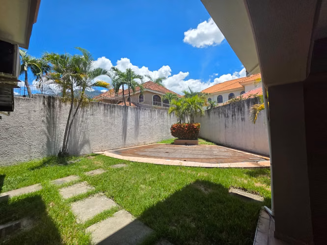 RENTA AMPLIA CASA EN RESIDENCIAL EL PEDREGAL CON PISCINA,San Pedro Sula, Honduras - Imagen 4