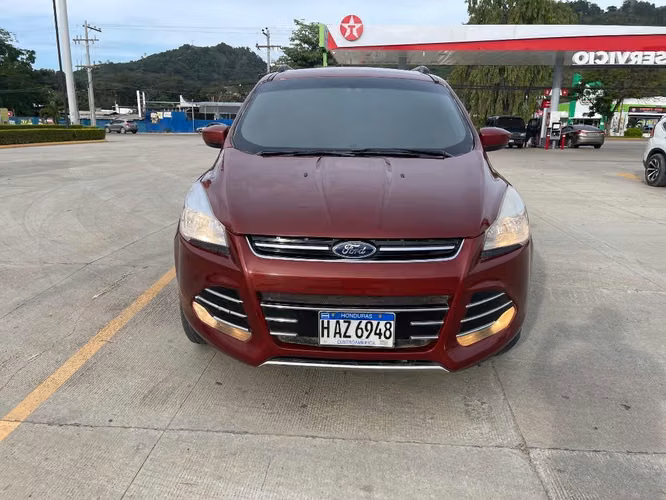 Bonita Ford Escape - Imagen 4