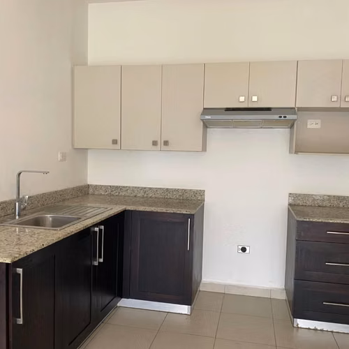 Se Alquila Apartamento en bulevar Mackay