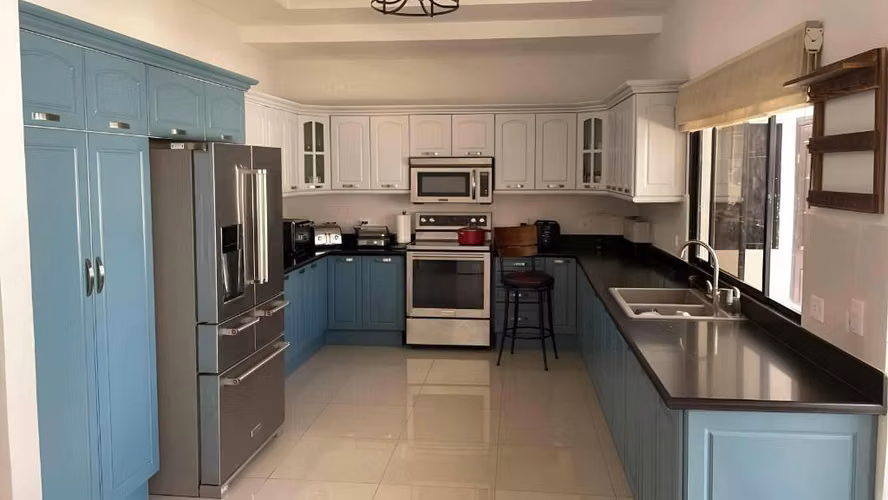 Venta de Hermosa Casa con Piscina, en la Residencial Las Uvas, en Tegucigalpa. - Imagen 3