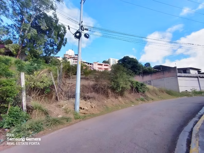 Venta de 813.84 V² de Terreno, en la Colonia Tepeyac, en Tegucigalpa.
