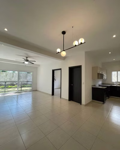 SE RENTA CONDOMINIO EN RES. LOMAS DEL PEDREGAL SECTOR MACKAY