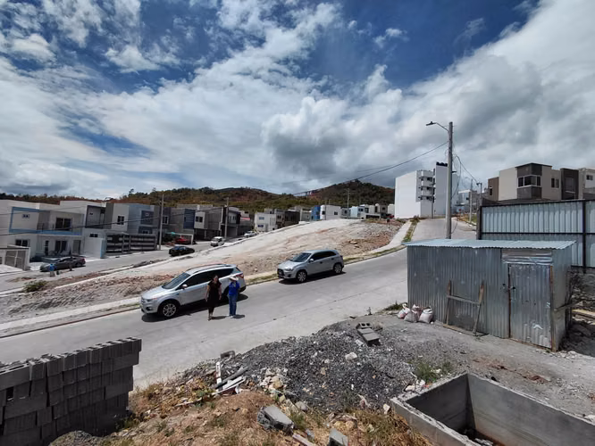 Venta de terreno en Residencial Mirador de los Hidalgos  - Imagen 8