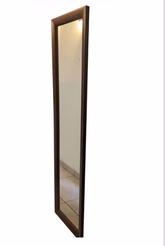 Espejo de Cuerpo Completo de 62.5" – Marco Metálico Textura Madera Color Café.