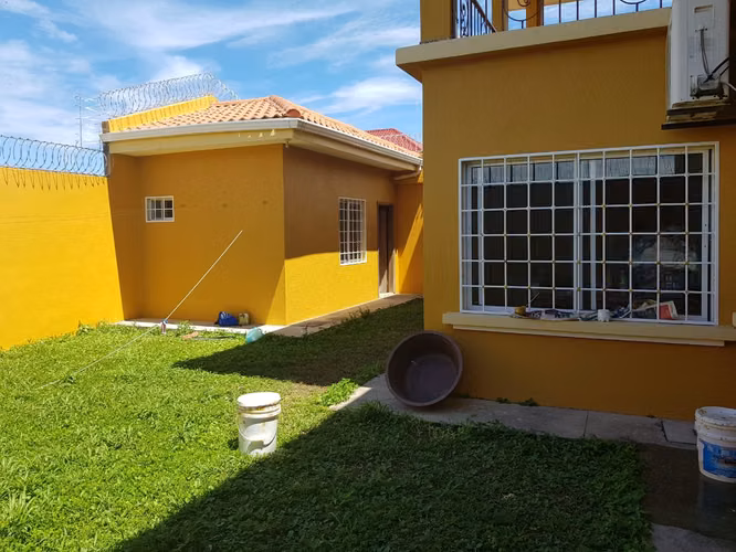 Se vende casa de dos plantas en La Ceiba, Atlántida  - Imagen 2