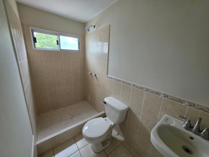Se Vende Casa Res. Sta. Cruz 1a. Etapa - Imagen 5