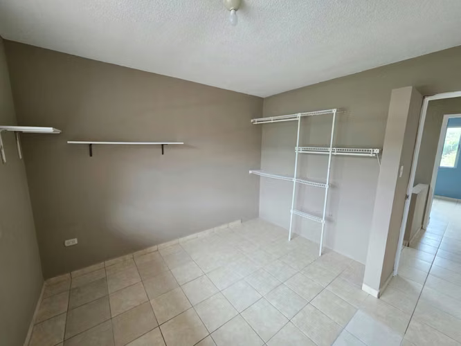 Se Vende Casa Res. Sta. Cruz 1a. Etapa - Imagen 7