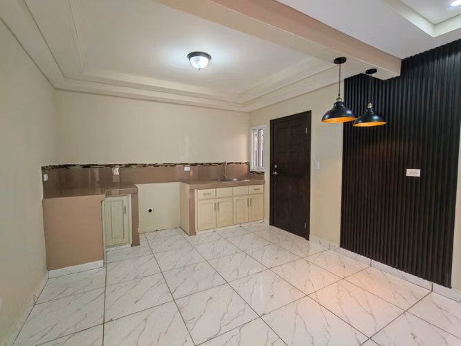 SE RENTA NUEVO Y MODERNO APARTAMENTO EN RES. LAS MERCEDES - Imagen 2