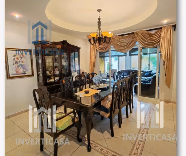 Se Vende Amplia casa de 1 Nivel en Res. El Barrial  - Imagen 3