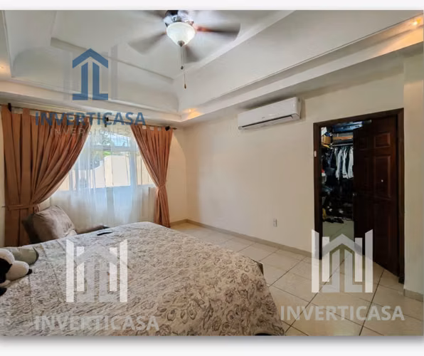 Se Vende Amplia casa de 1 Nivel en Res. El Barrial  - Imagen 5