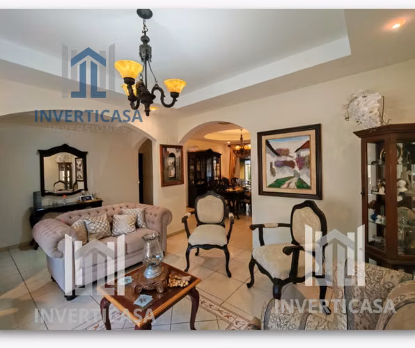 Se Vende Amplia casa de 1 Nivel en Res. El Barrial  - Imagen 2